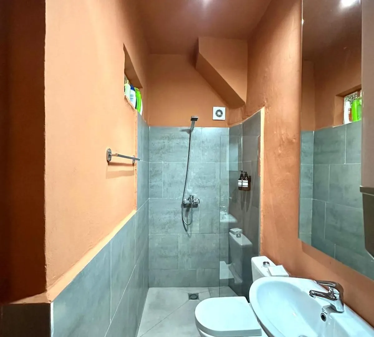 Cozy Studio At Taiwan Citycenter Tirana Apartment
